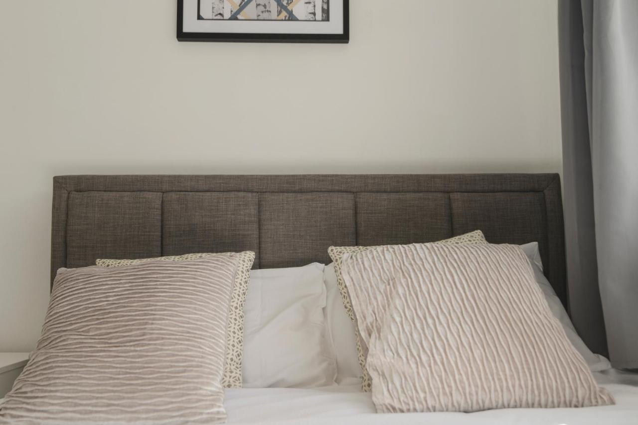 Holiday home Alderton House - Spacious 3 Bed With Parking Nottingham